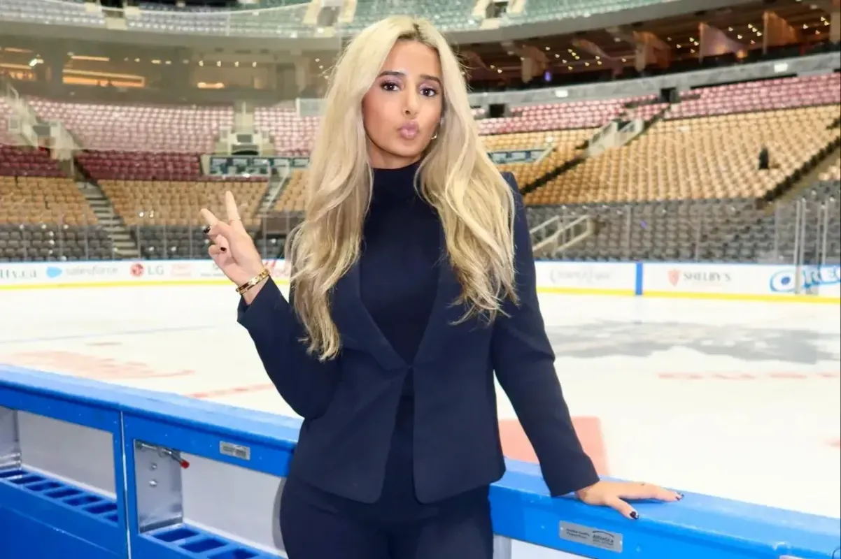 NHL reporter takes head-first fall while cameras are rolling