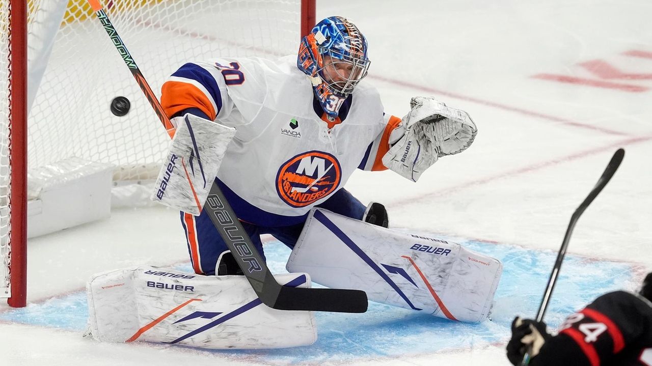 Islanders goalie Ilya Sorokin picks up first win of season