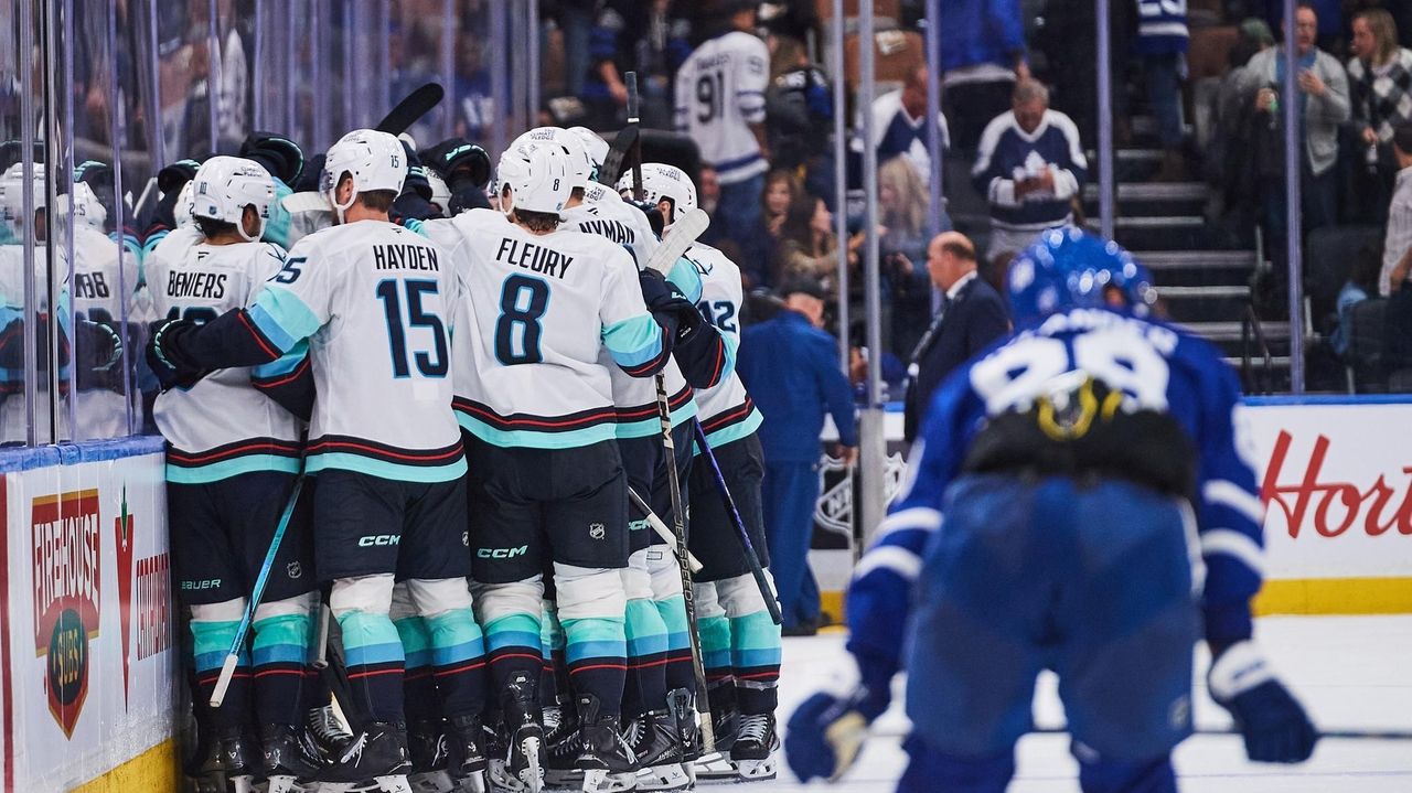 Josh Mahura scores in OT to lift the Kraken past the Maple Leafs, 4-3