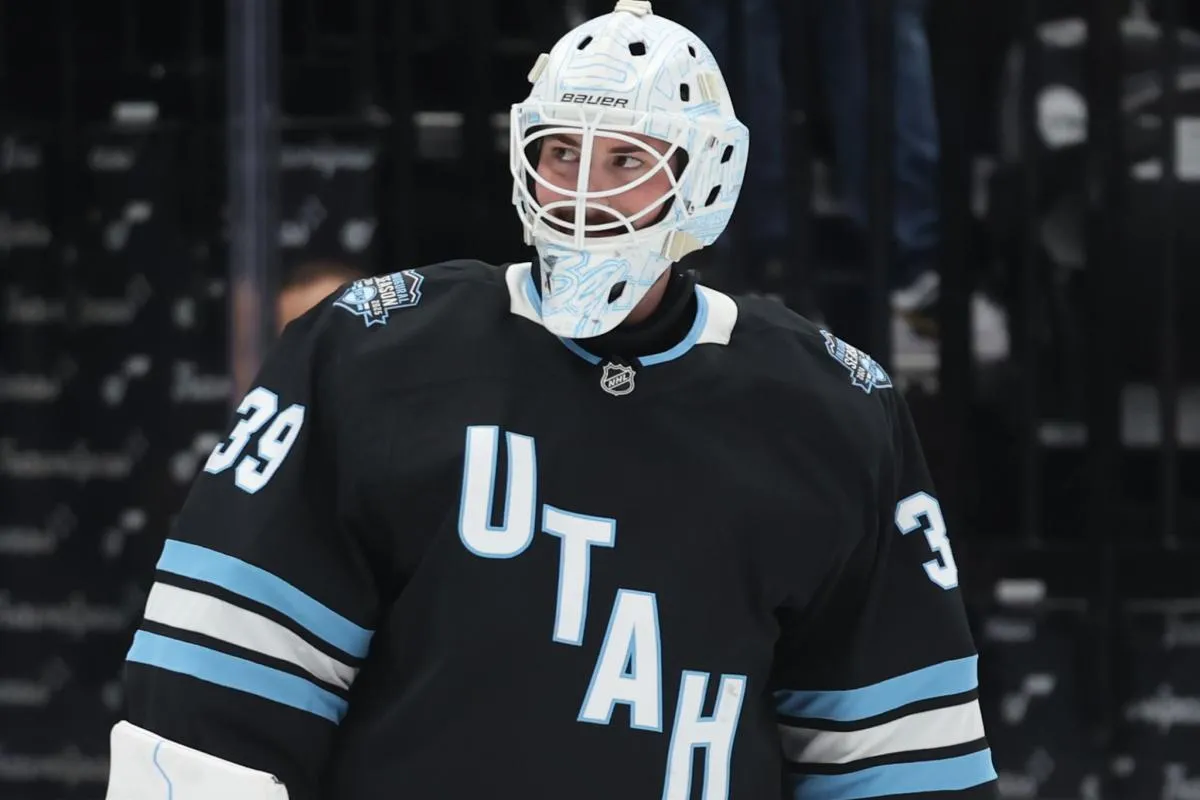 New Oilers goalie turns heads in first game, shows off personal new mask