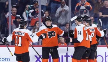Tippett, Foerster each score two goals as Flyers beat Kraken 5-2