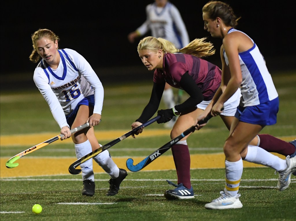 Photos of Bloomfield Hills Marian vs. Dexter in a field hockey regional championship – The Oakland Press