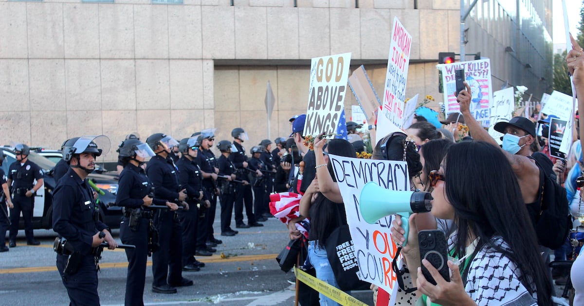 Scenes from the ‘No Kings’ Protest in Downtown Los Angeles – Annenberg Media