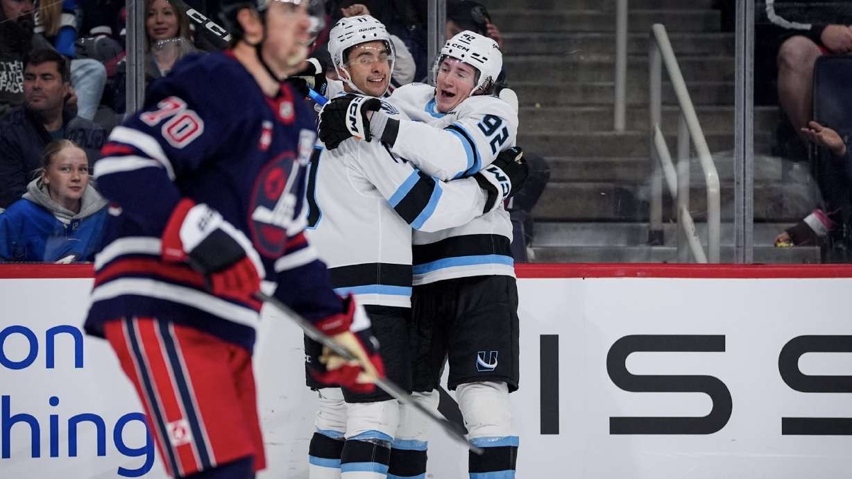 Utah Mammoth extend division lead, 7-game win streak with 3-2 road win in Winnipeg