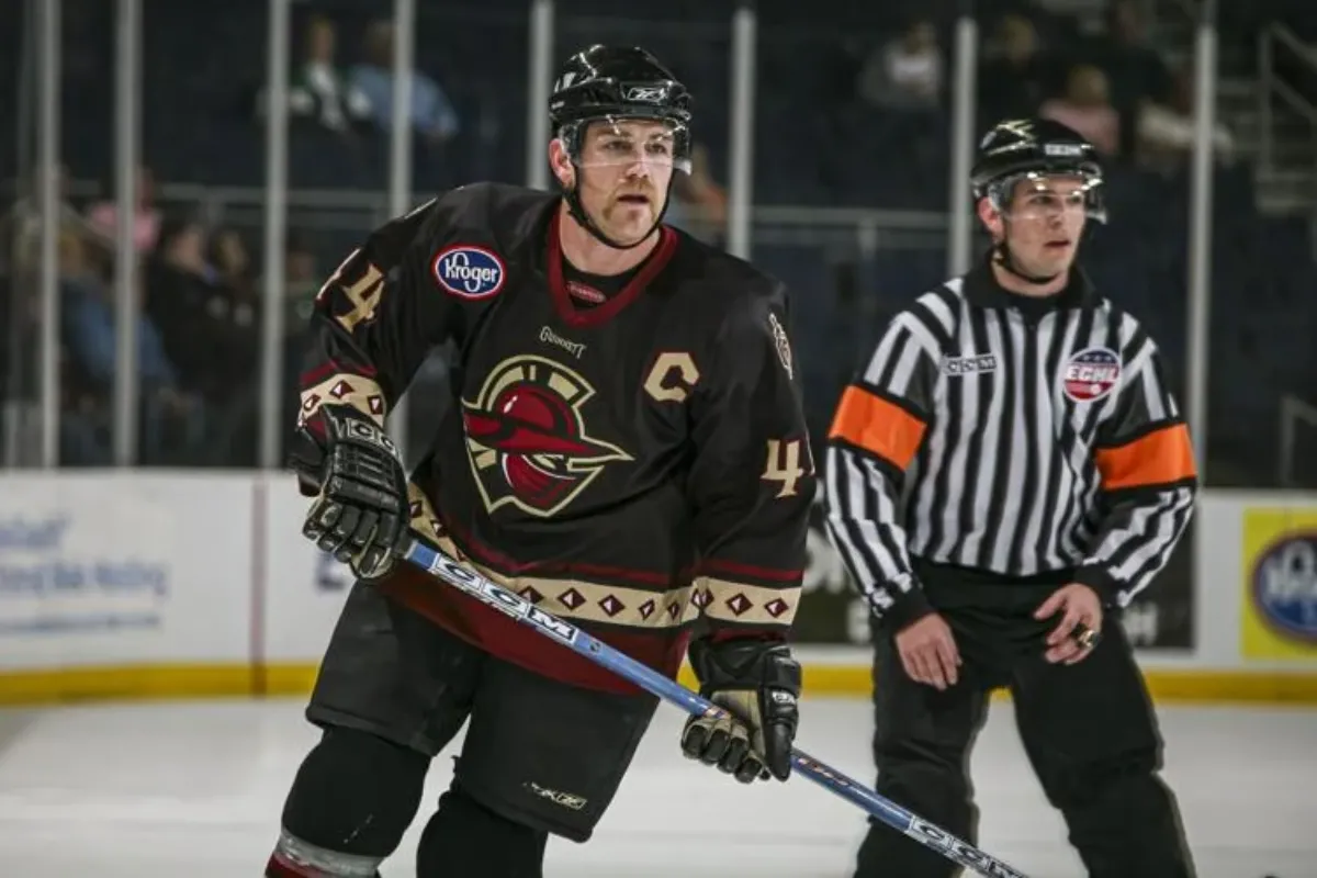 Former Vancouver Canucks Forward and ECHL Hall of Famer Sadly Passes Away at Just 56-Years-Old