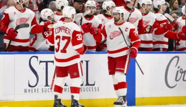 Red Wings battle through adversity with 5-2 win in St. Louis Tuesday