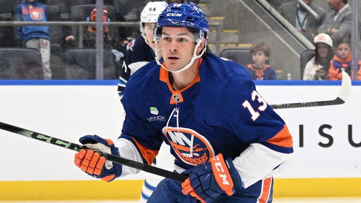 Isles' Barzal benched for disciplinary reasons