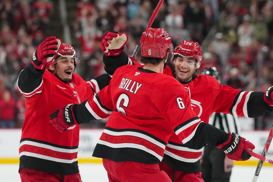 Fast start propels Hurricanes past Islanders to snap skid