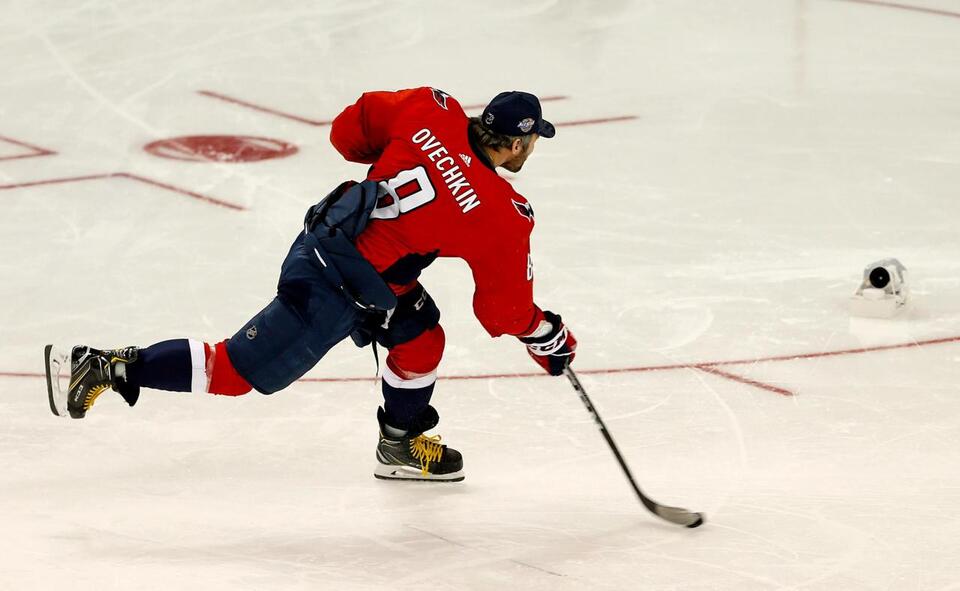 ‘Freak of Nature’ — Capitals Fans Go Wild as Alex Ovechkin Casually Trucks Islanders Center