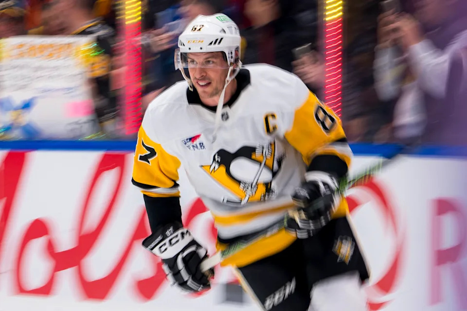 Pittsburgh Penguins forward Sidney Crosby (87) skates during warmups.Bob Frid-Imagn Images