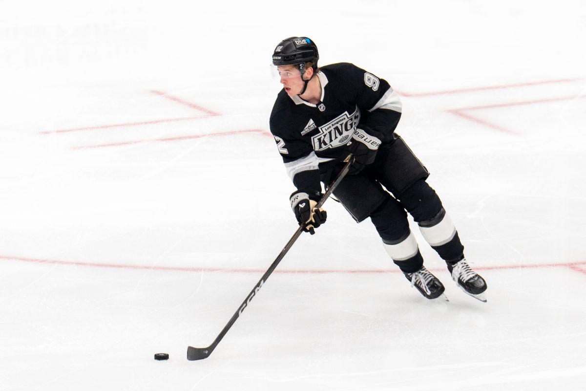 Los Angeles Kings D Brandt Clarke (92) gaining control of possession during an NHL game against the Detroit Red Wings, Wednesday October 30th, 2025 in Los Angeles, California. 