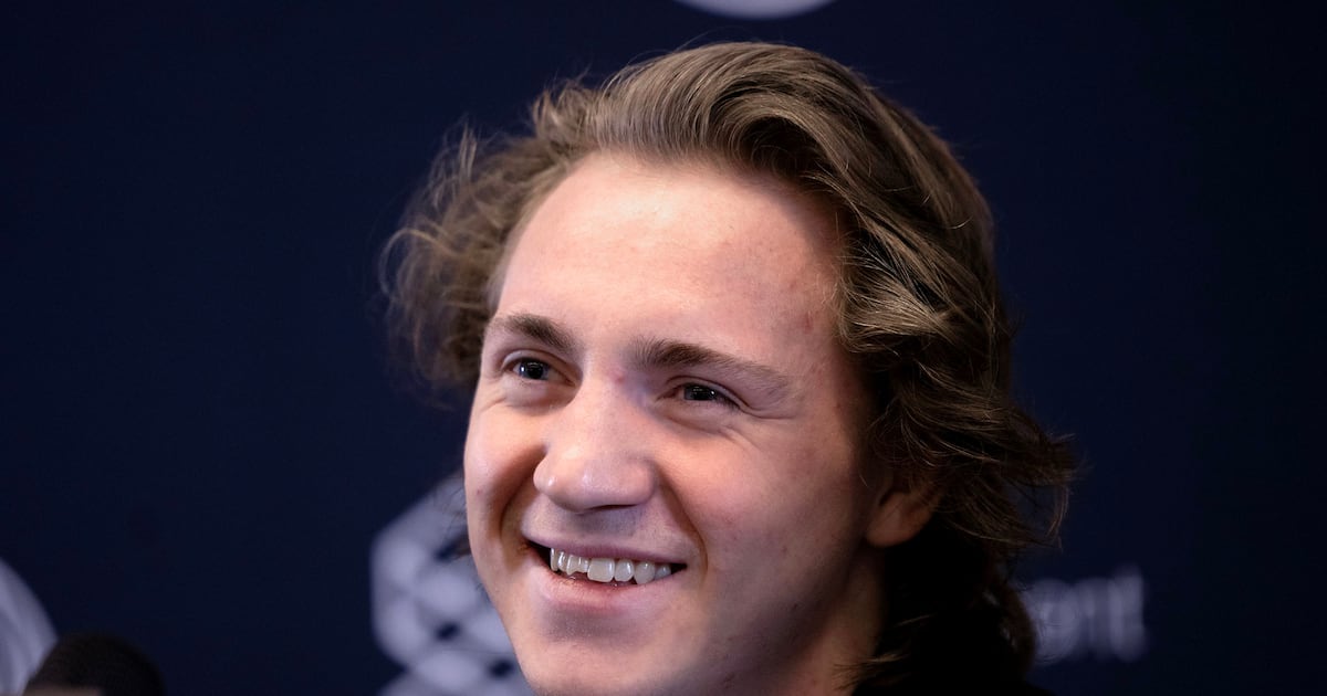 Logan Cooley speaks on Utah, contract extension and line mates – Deseret News