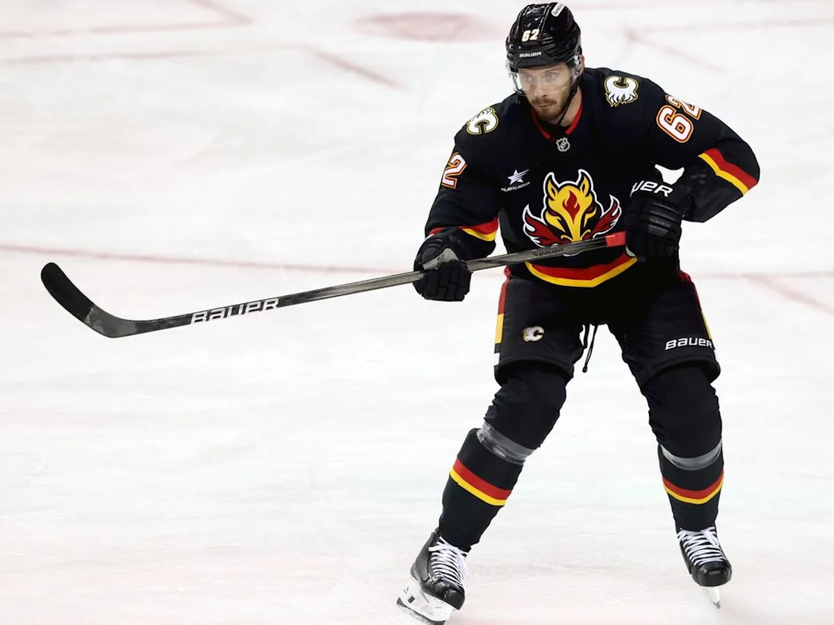 Could Calgary Flames keep eight blueliners on roster to start season?