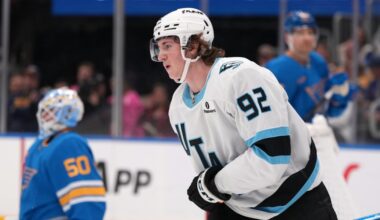 Logan Cooley has natural hat trick in 1st period, Mammoth hold off Blues 7-4