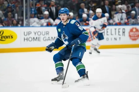 Braeden Cootes of the Vancouver Canucks.