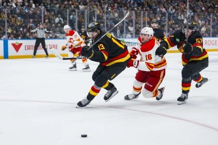 Surprise forward makes top six for Vancouver Canucks season opener#Bains #Canucks #Surprise #2ndLine #NHL #SeasonOpener