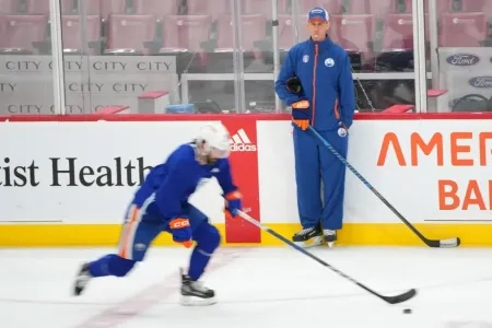 Oilers coach Knoblauch Oilers coach Knoblauch