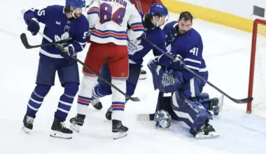 After a Scary Mask-Off Save, Anthony Stolarz Sends a Message the NHL Can't Ignore