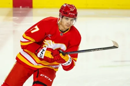 Yegor Sharangovich of the Calgary Flames.