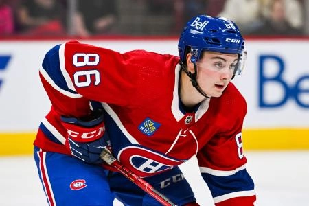 Sep 30, 2023; Montreal, Quebec, CAN; Montreal Canadiens center Riley Kidney (86) waits for a face-off against the Toronto Maple Leafs during the third period at Bell Centre. Mandatory Credit: David Kirouac-Imagn Images