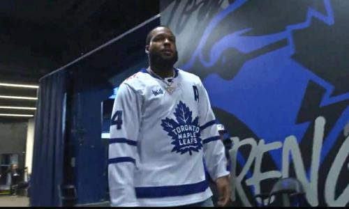 Toronto Blue Jays first baseman Vladimir Guerrero Jr. arrives at the Rogers Centre wearing an Auston Matthews Toronto Maple Leafs jersey ahead of Game 7 of the ALCS against the Seattle Mariners.