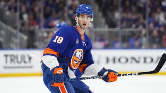 Pierre Engvall with the New York Islanders.