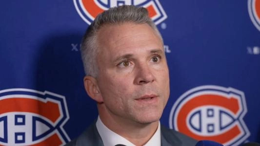 Photo of Canadiens coach Martin St-Louis Photo of Canadiens coach Martin St-Louis