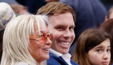 Like Mark Cuban, the Stars are learning the Mavs’ new owners are the real sharks in town