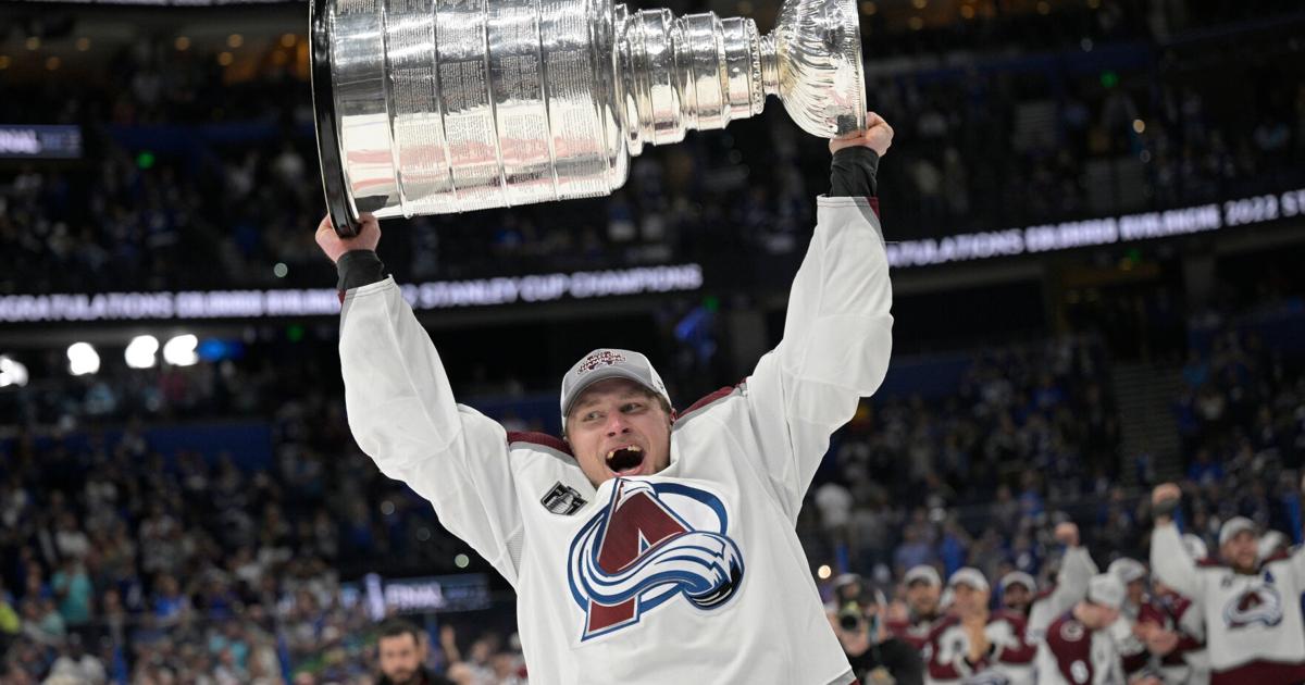 Erik Johnson retires after 17-season NHL career, highlighted by 2022 Stanley Cup win with Avalanche | National Sports