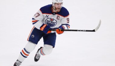 Connor McDavid signs a two-year, $25 million contract extension with the Edmonton Oilers | National Sports