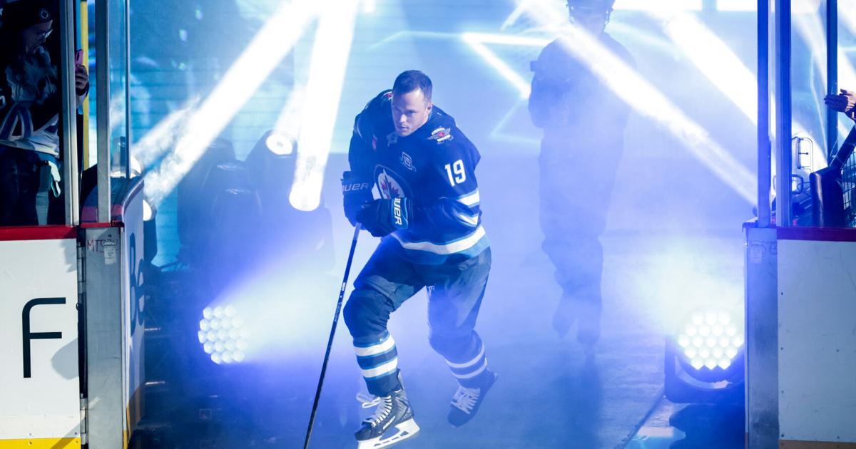 Jonathan Toews returns to NHL with hometown Jets after being out 2 seasons with long COVID | Illinois News
