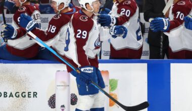 Avalanche's MacKinnon punctuates hot start with stick twirl, fist pump in 2-goal outing at Buffalo | National