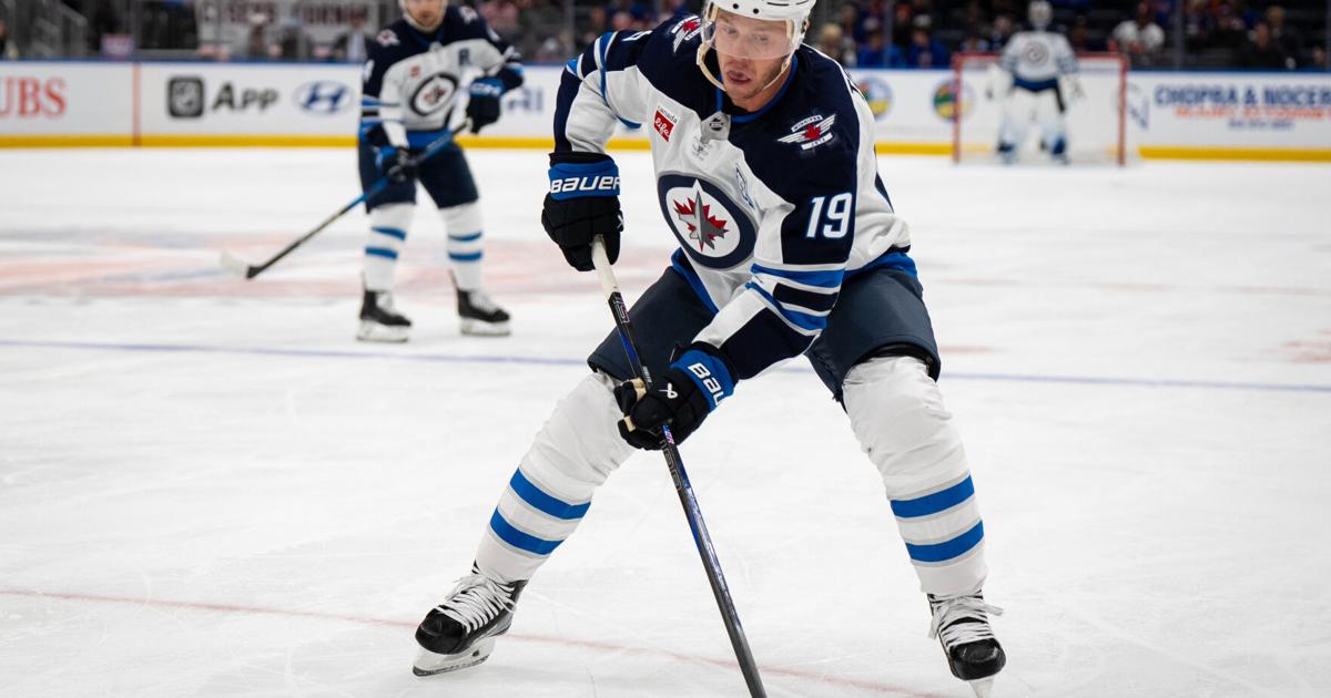 Jonathan Toews reaches another milestone in his NHL comeback by recording 1st point since 2023 | National Sports