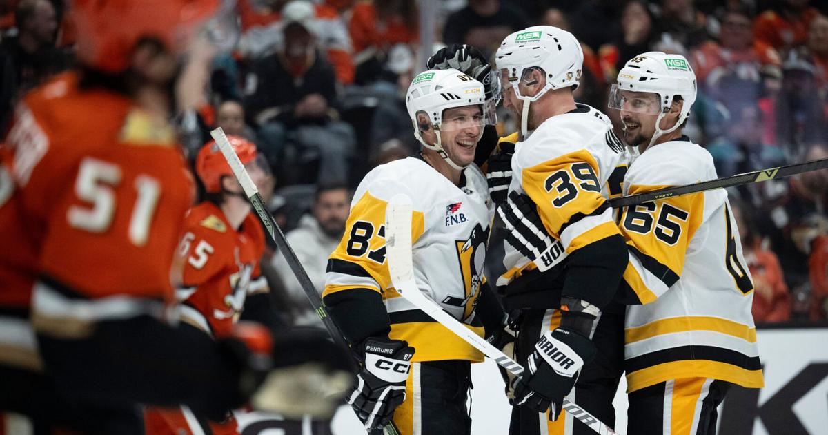 Ducks win 4-3 over the Penguins | Sports