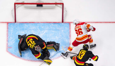 Canucks vs. Blackhawks Prediction & Picks - Oct. 17