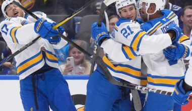 Blues Canucks Hockey - Chronicle-Tribune