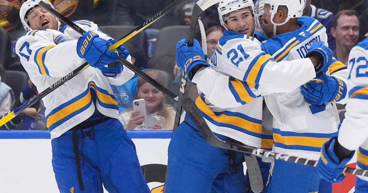 Blues Canucks Hockey - Chronicle-Tribune