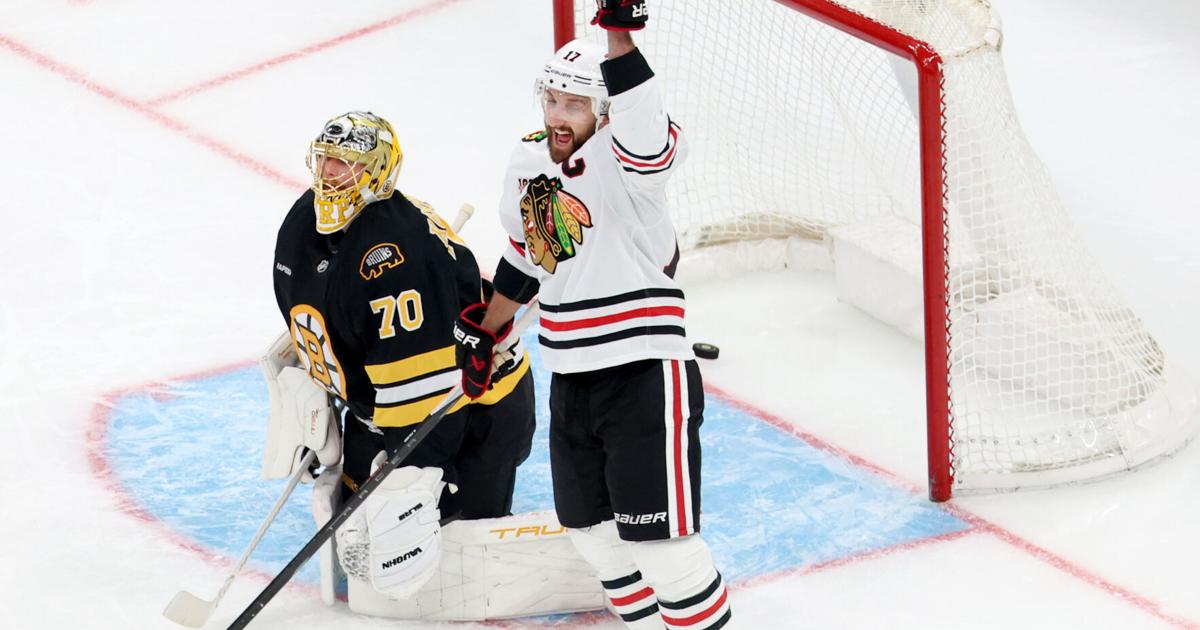 Blackhawks captain Nick Foligno rejoins the team after daughter's surgery | National Sports