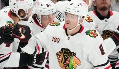 Donato scores 2 more goals as the Blackhawks beat the Lightning 3-2 | NHL