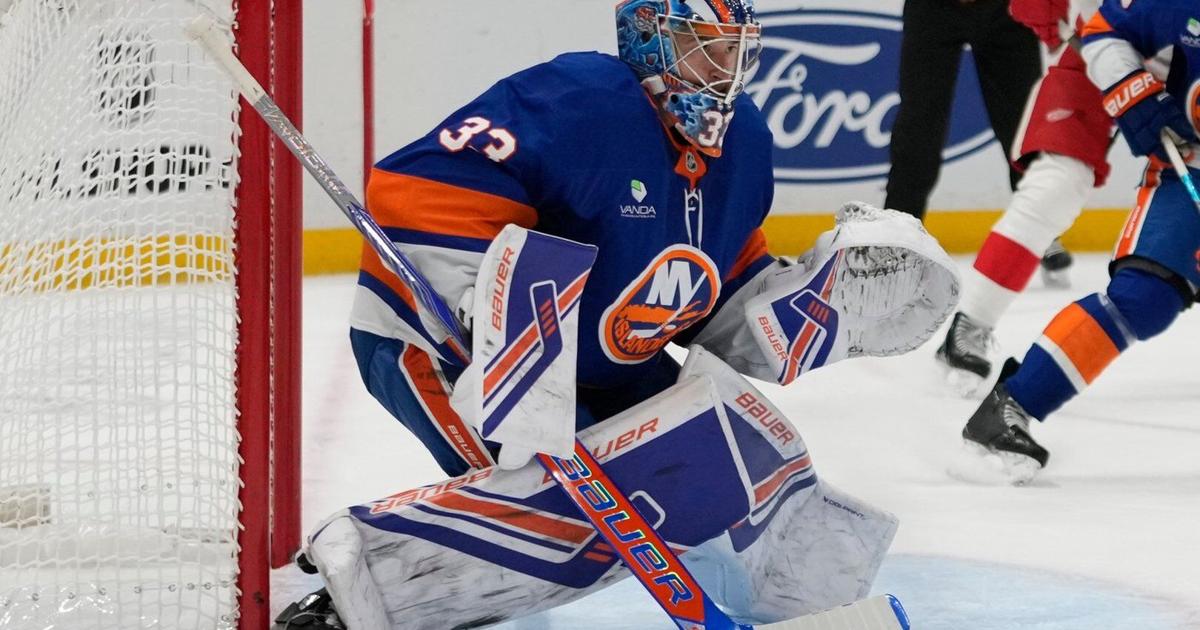 Islanders beat Red Wings 7-2, Heineman scores twice