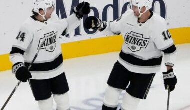 Laferriere and Fiala score in 2nd-period burst to back Forsberg in Kings' 3-1 win over Blackhawks | NHL