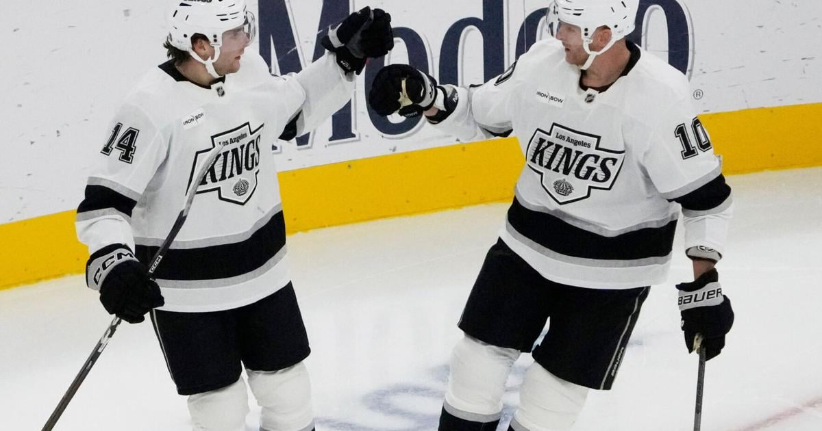 Laferriere and Fiala score in 2nd-period burst to back Forsberg in Kings' 3-1 win over Blackhawks | Sports