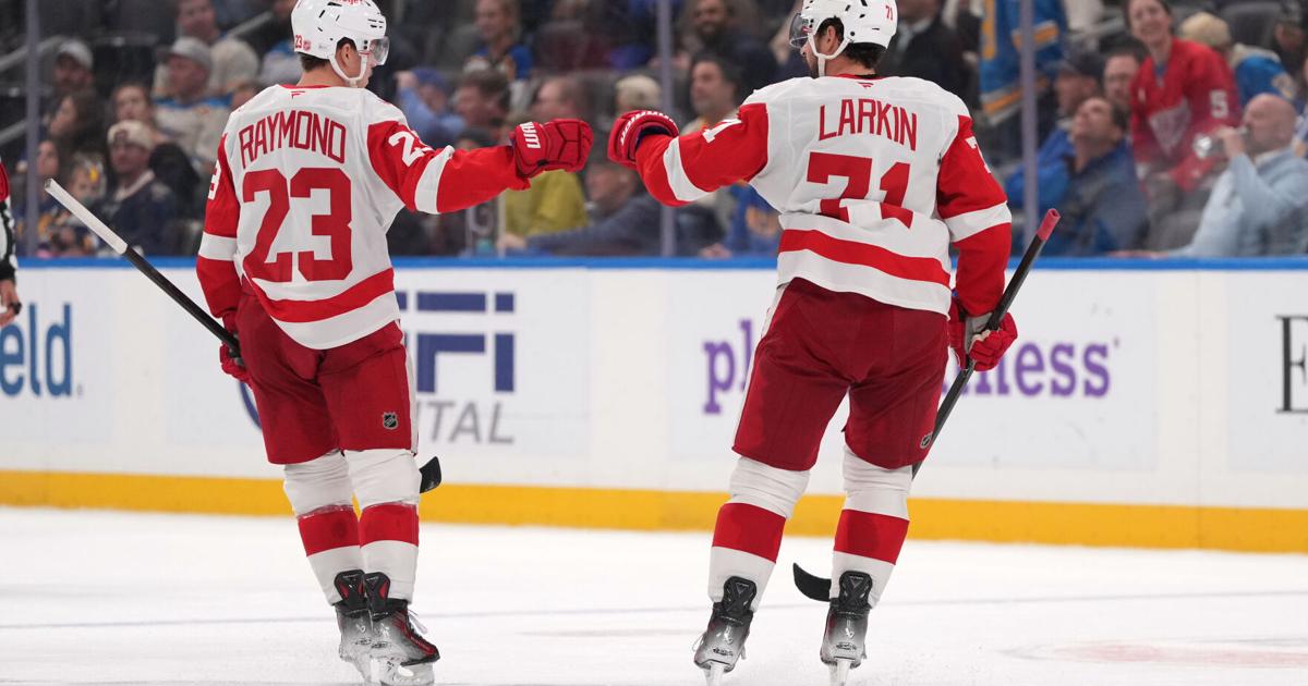 Dylan Larkin scores twice to help Red Wings beat Blues 5-2 | National