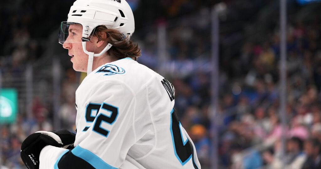 Utah Mammoth sign Logan Cooley to an 8-year, $80 million extension | Sports