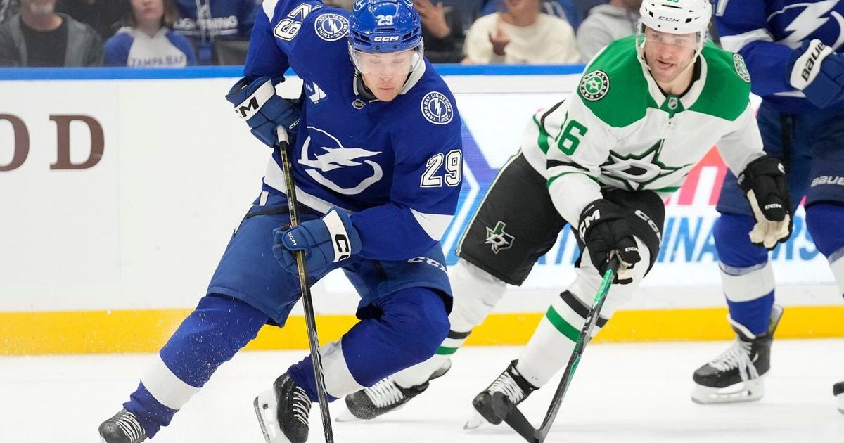 Cirelli's OT goal lifts Lightning over Stars 2-1