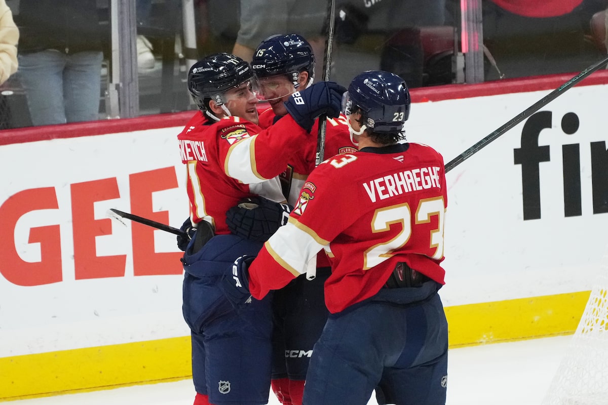 Panthers stay undefeated after 6-2 victory over Senators