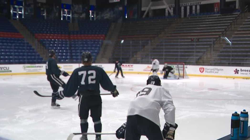 UNH men's hockey opens season Thursday