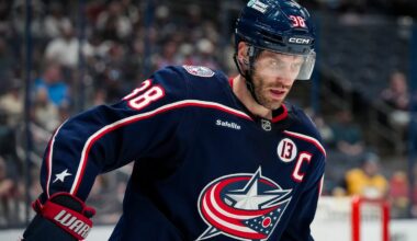 Jenner awards Columbus Blue Jackets donkey hat to staffer's daughter