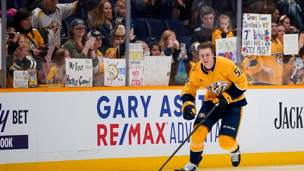 Matthew Wood scores first NHL goal for Predators vs Flyers