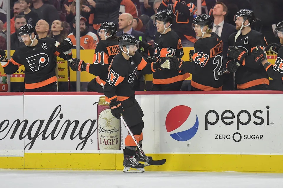 Shayne Gostisbehere (© John Geliebter-Imagn Images)